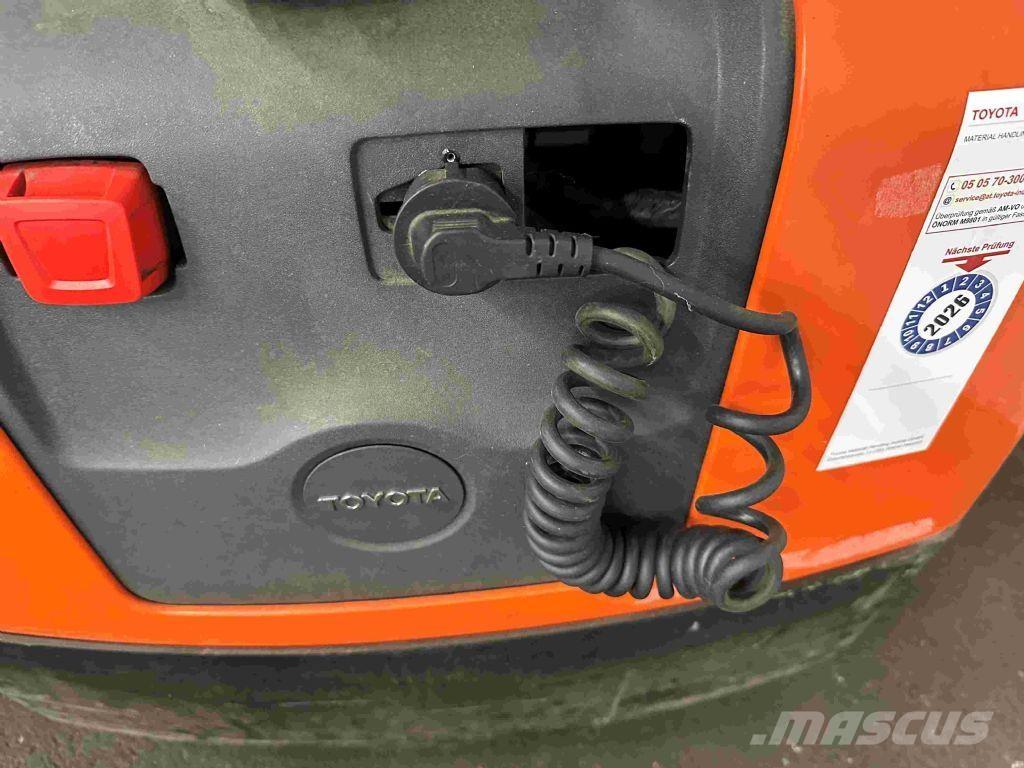 Toyota LWE 130 Low lifter