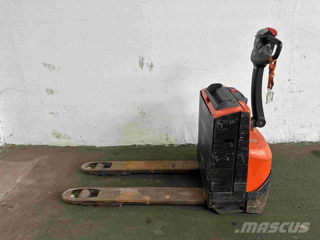 Toyota LWE 140 Low lifter