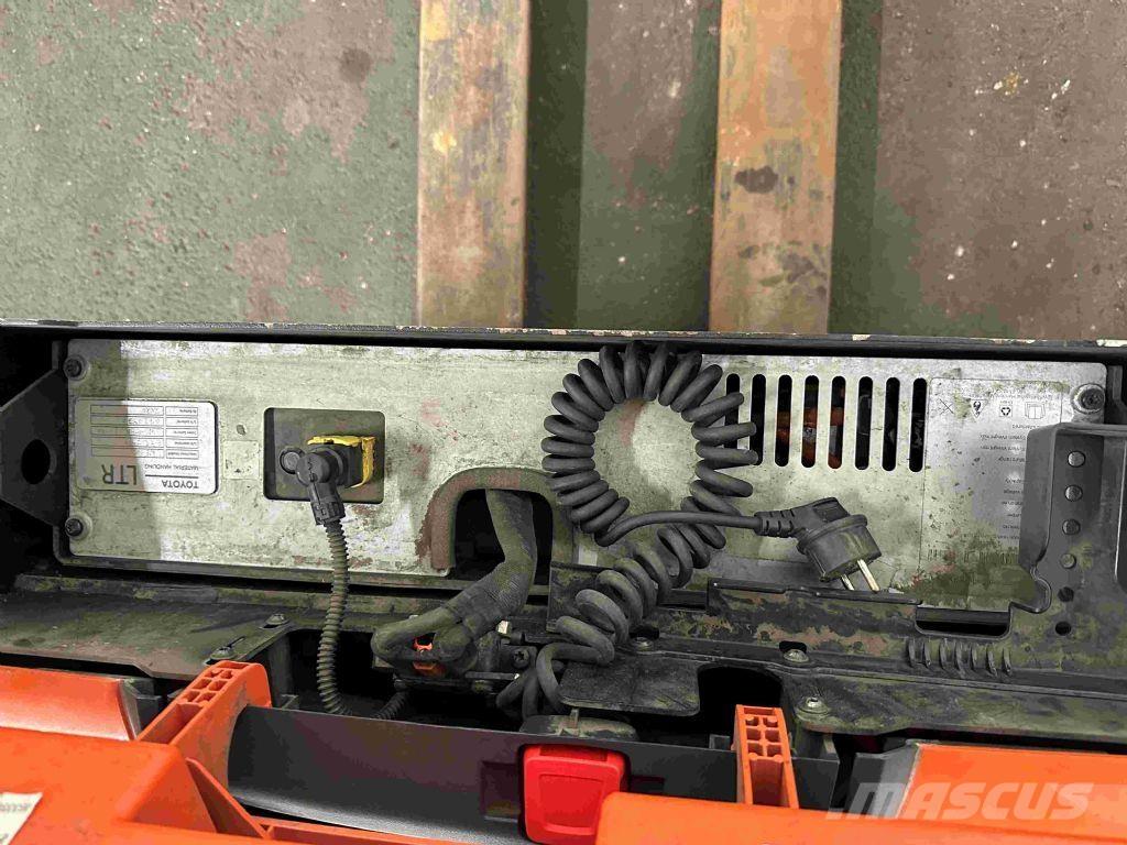 Toyota LWE 140 Low lifter