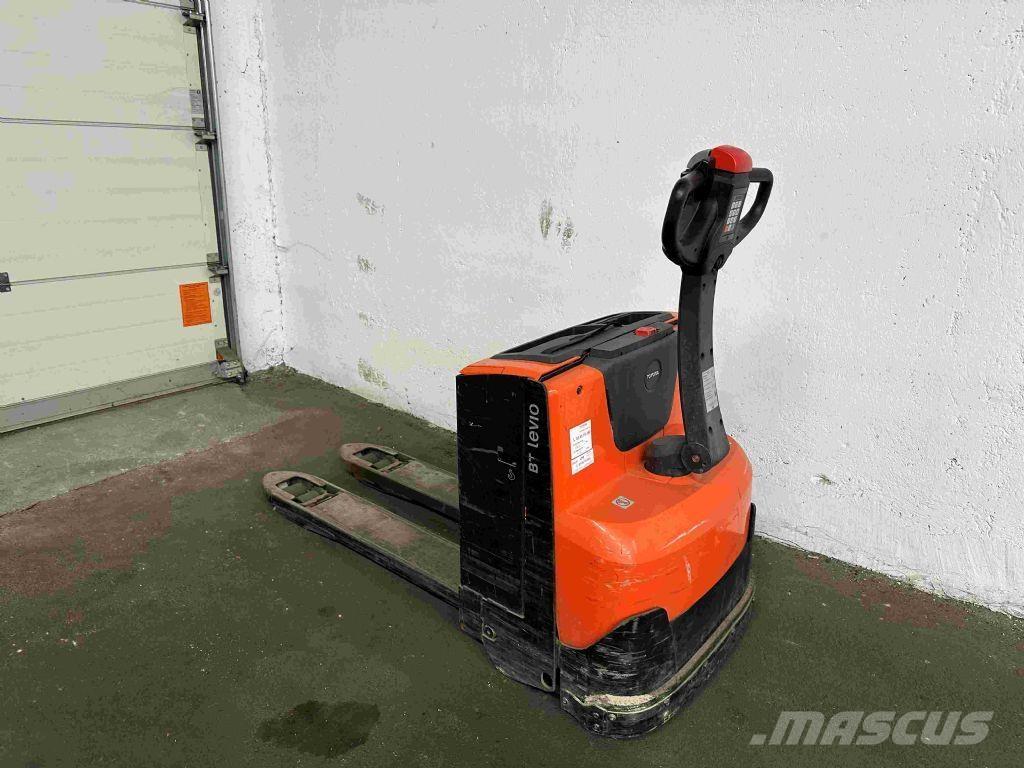 Toyota LWE 200 Low lifter