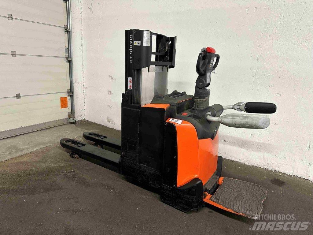 Toyota SPE 200 DN Pedestrian stacker