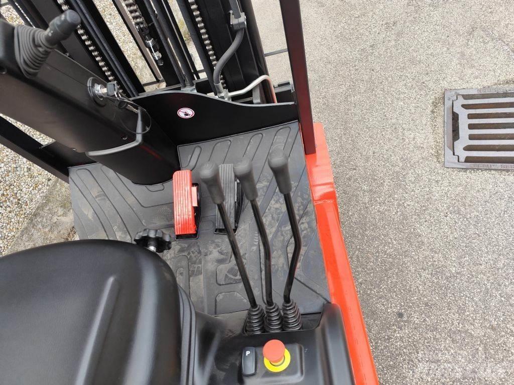 EP TCL101 Electric forklift trucks