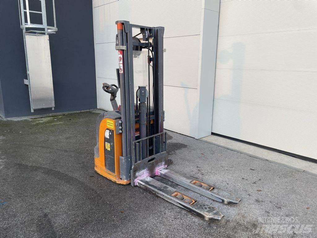 OMG 716K AC Pedestrian stacker