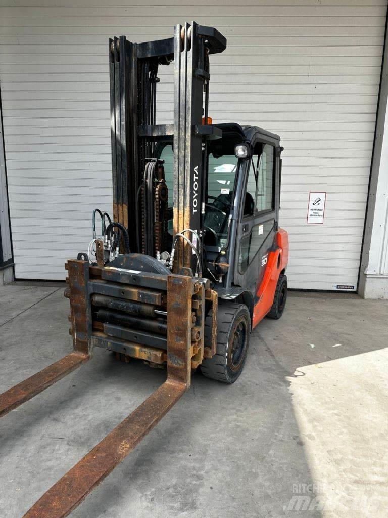 Toyota 06-8FD30F Diesel trucks
