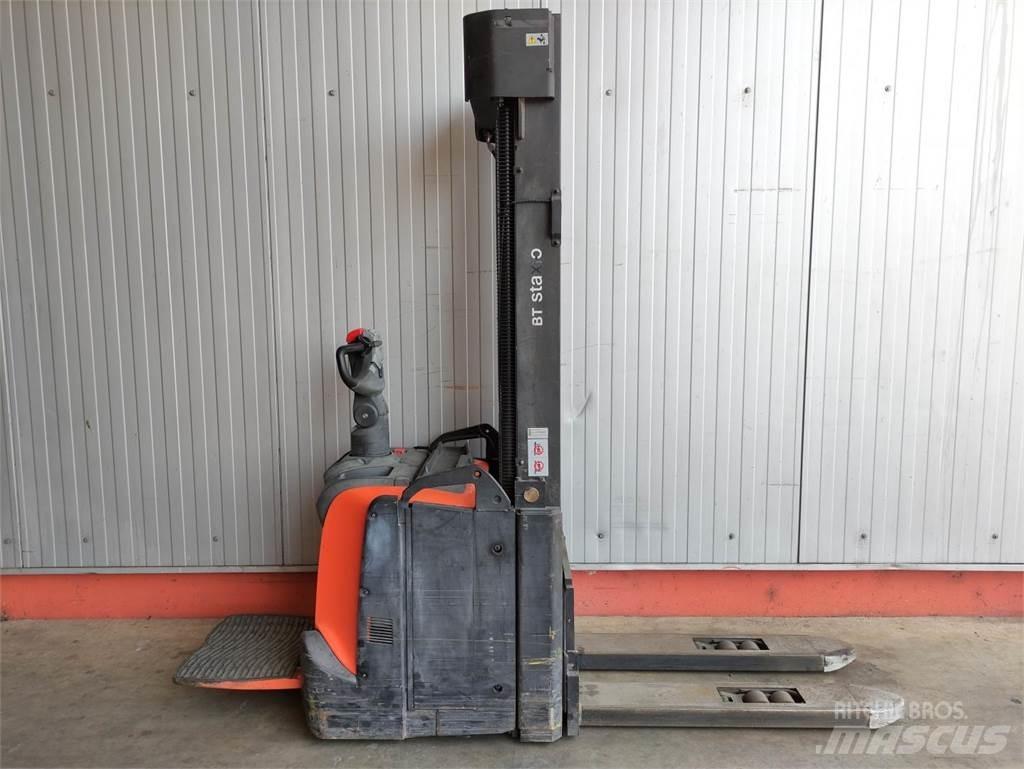 BT SPE140 L Pedestrian stacker