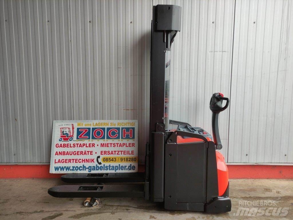 BT SWE160L Pedestrian stacker
