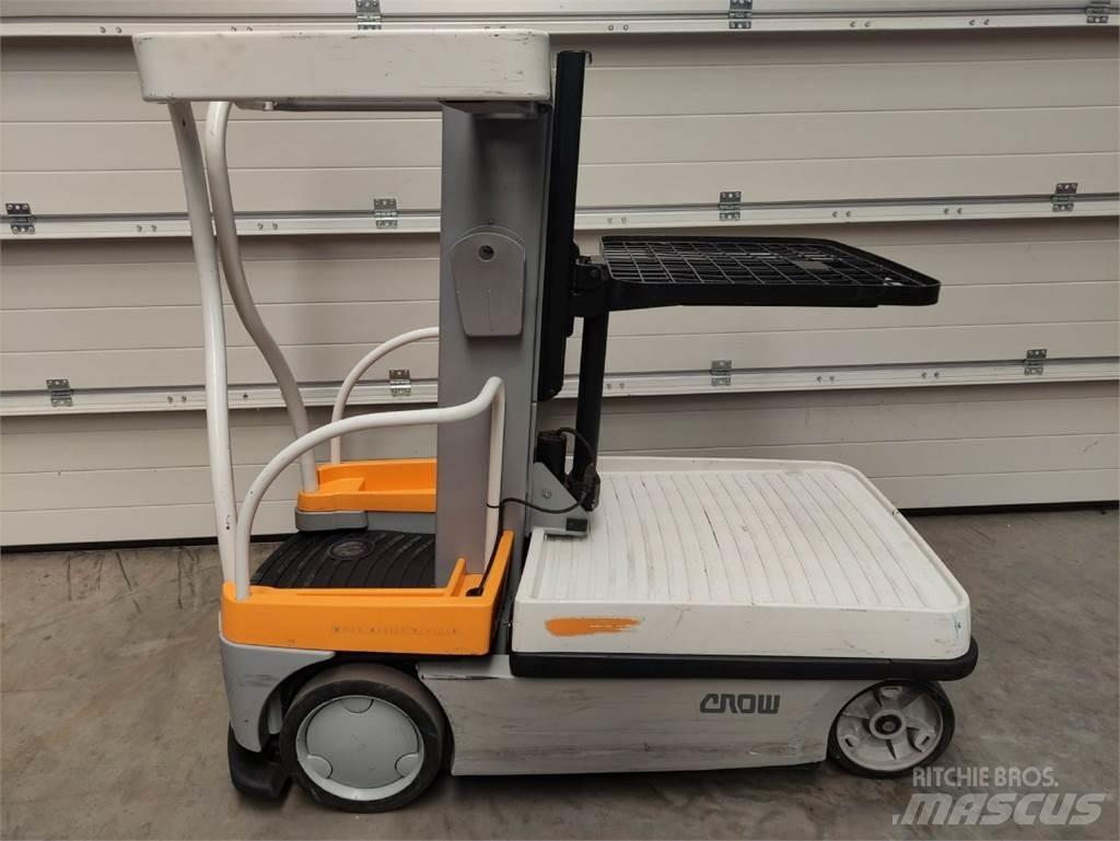 Crown WAV50-118 High lift order picker