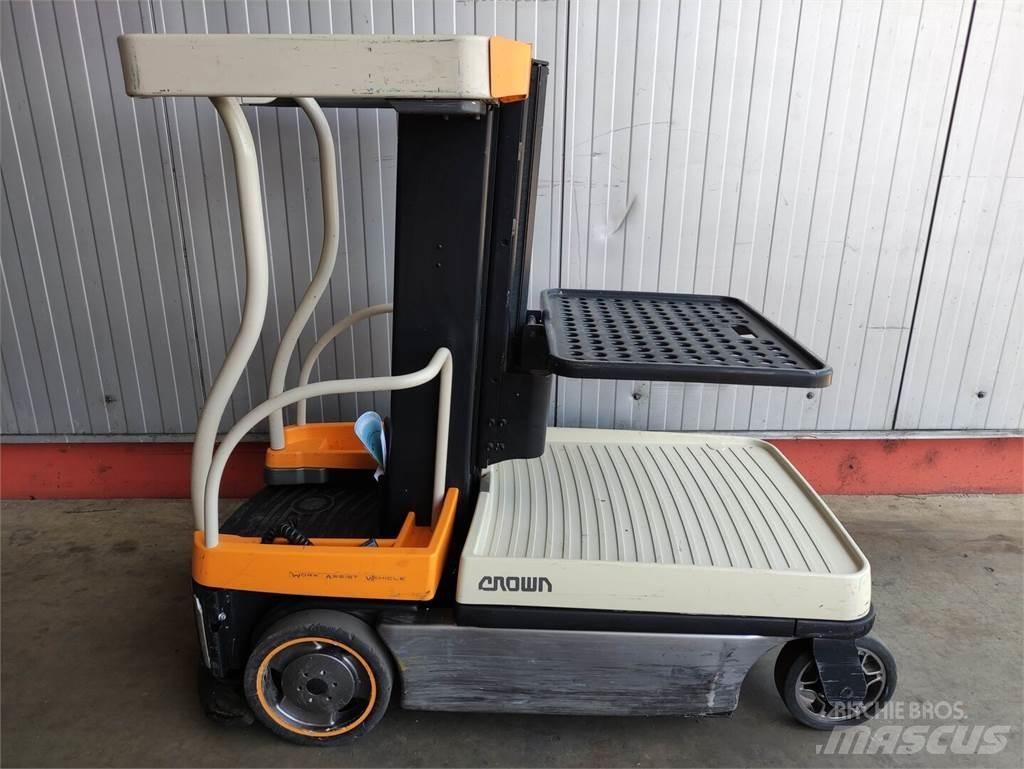 Crown WAV60-118 High lift order picker