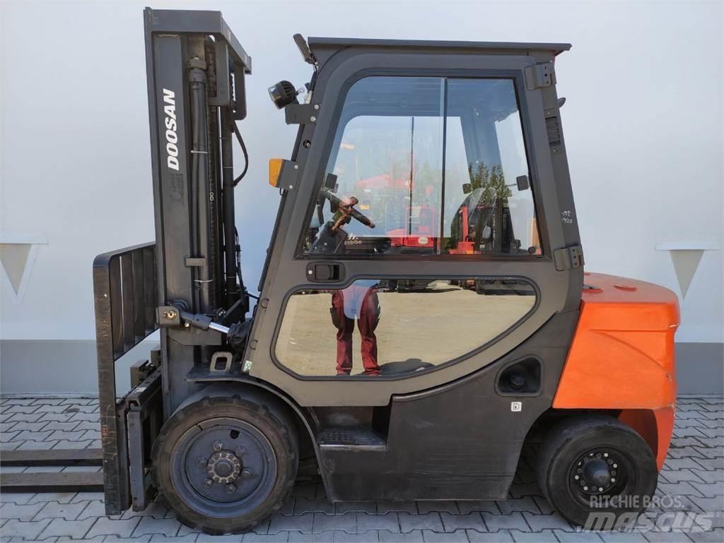 Doosan D30 GP Diesel trucks