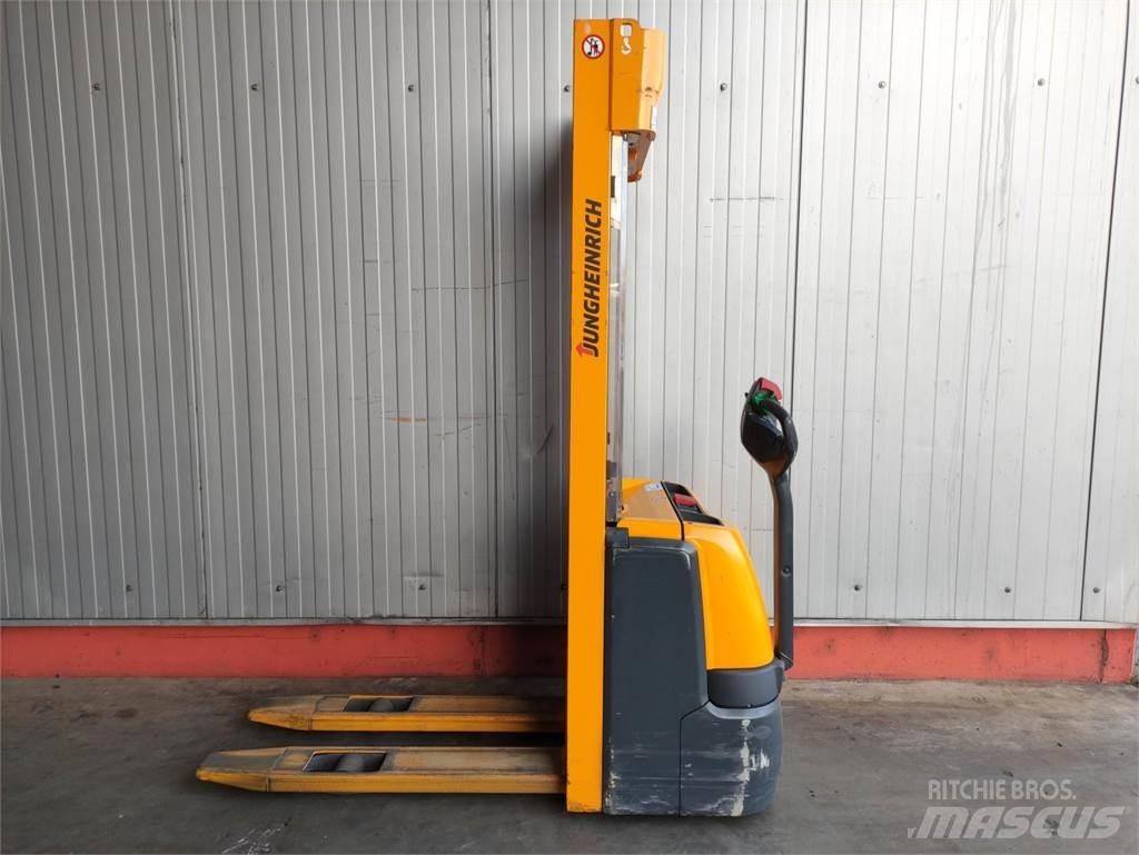 Jungheinrich EJC 112 Pedestrian stacker