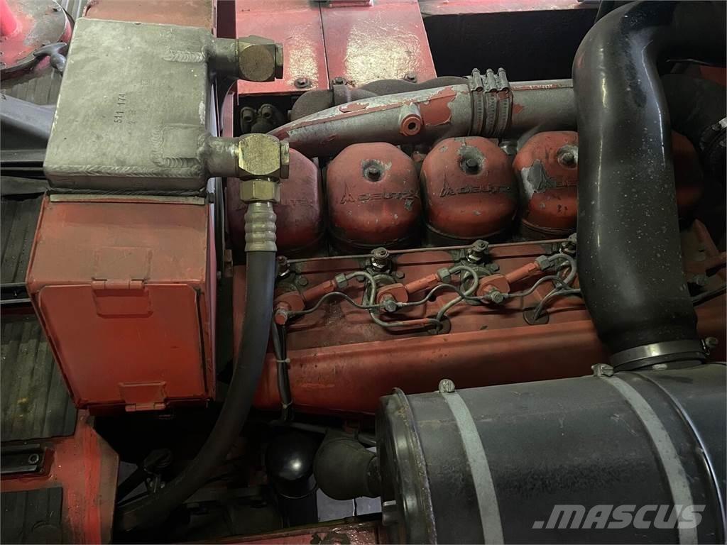  O&amp;K V80 Diesel trucks