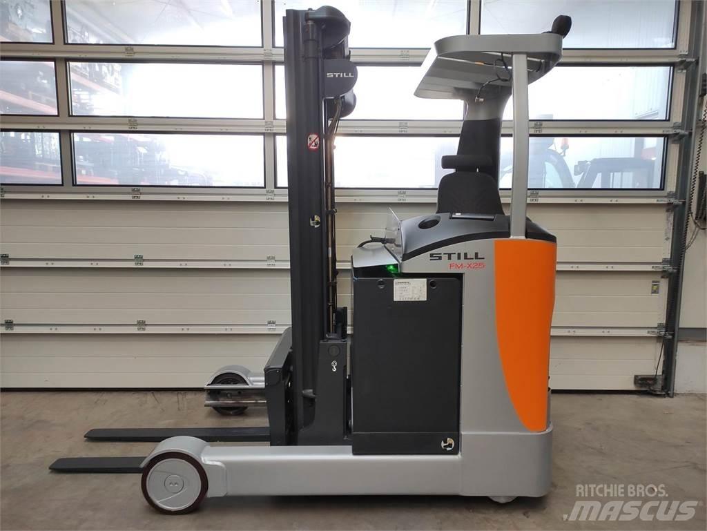 Still FM-X-25 (LACK NEU) Reach truck