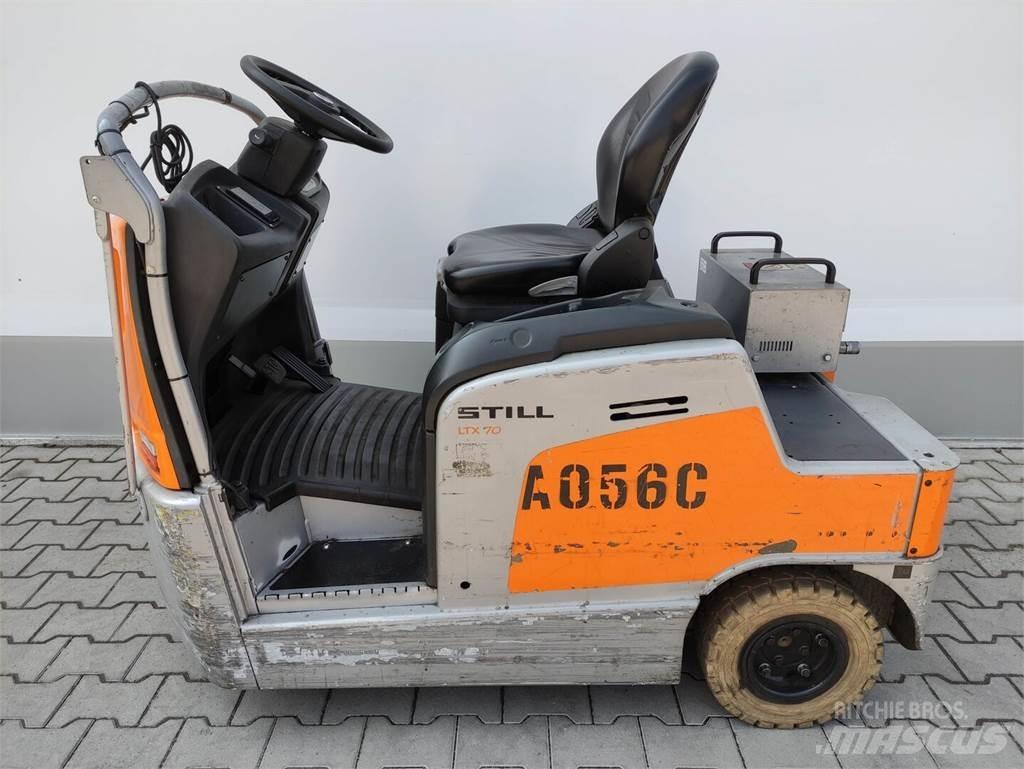 Still LTX-70 Tow truck