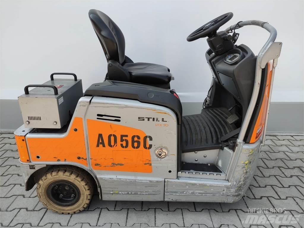Still LTX-70 Tow truck