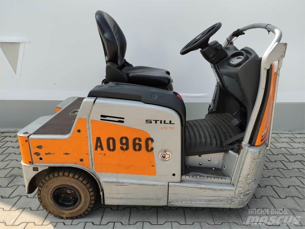 Still LTX-70 Tow truck