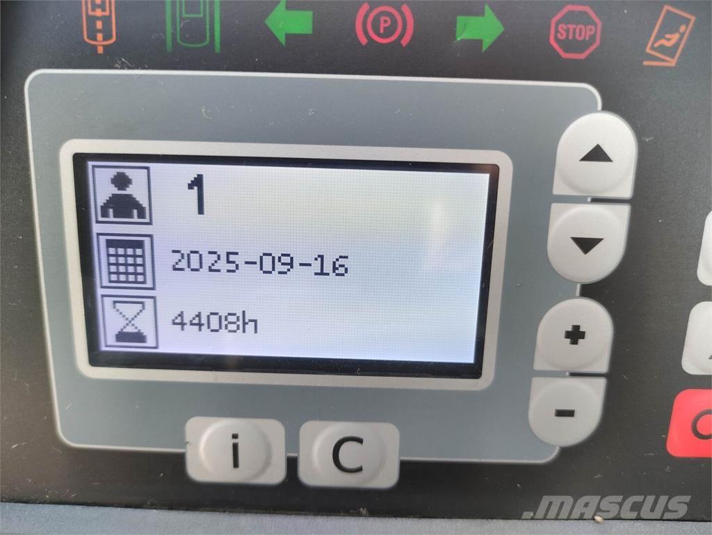 Toyota RRE160HH Reach truck