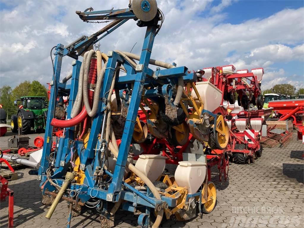 Kleine Multicorn Sowing machines