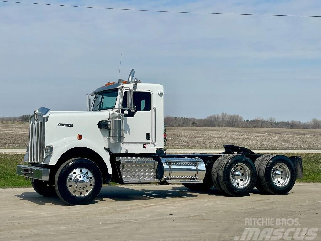 Kenworth W900 Prime Movers