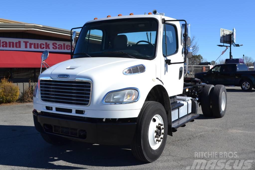 Freightliner Business Class M2 106 Prime Movers