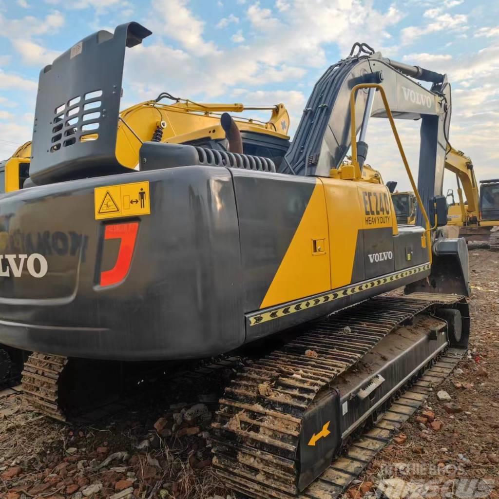 Volvo EC 240 Crawler excavators