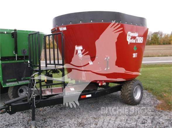 Cloverdale 350T Feed mixer