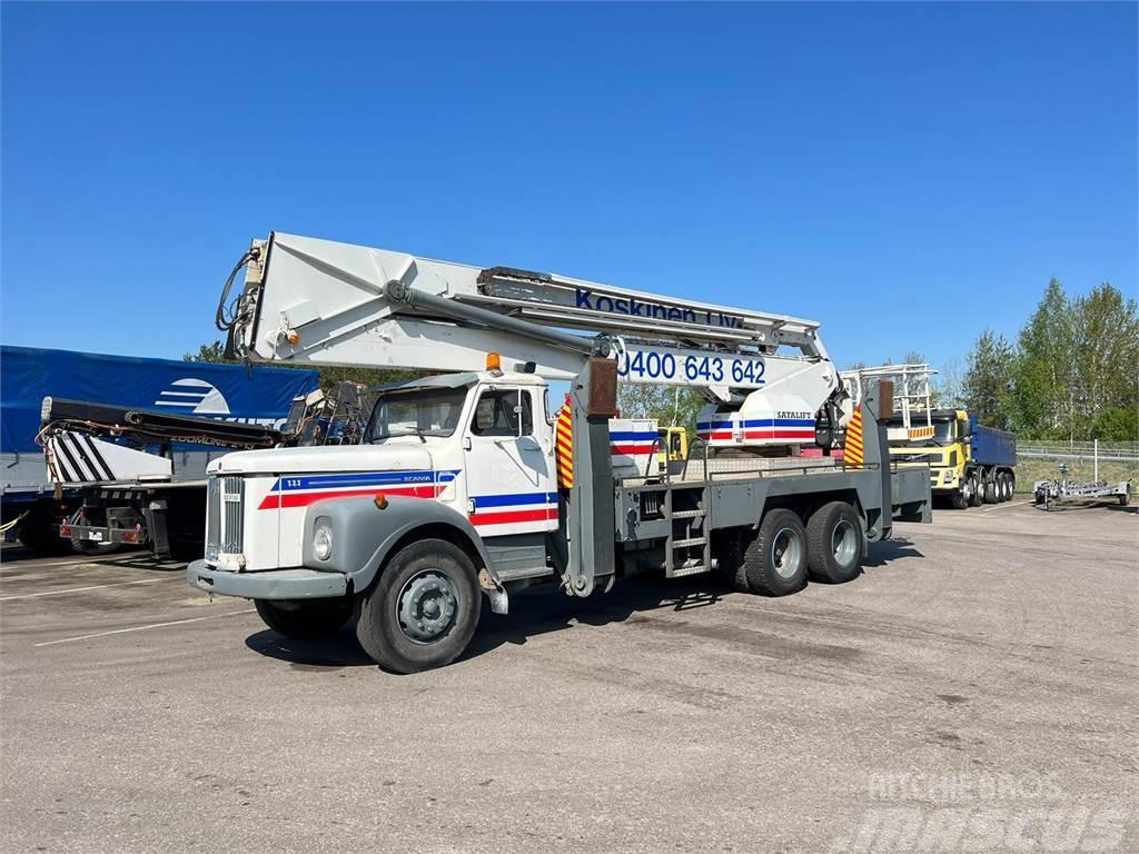 Scania 111 6X2 Truck mounted cranes