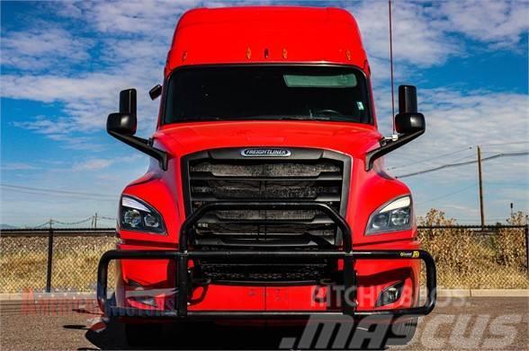Freightliner CASCADIA 126 Prime Movers