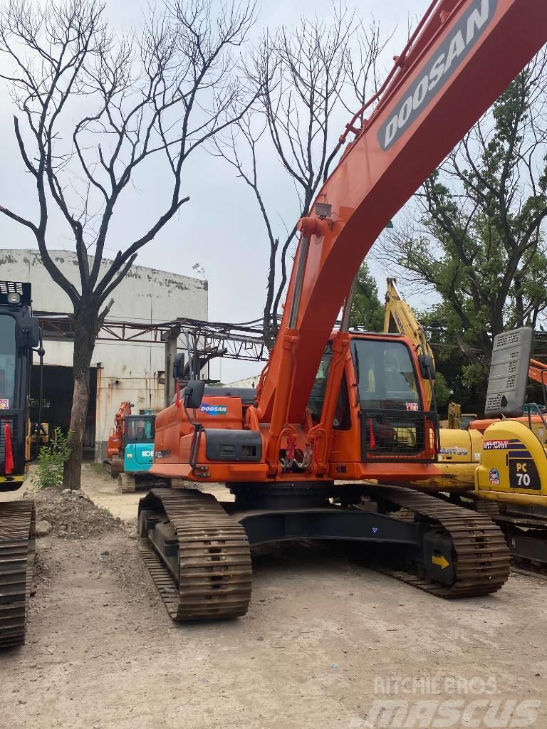 Doosan DX300 Crawler excavators