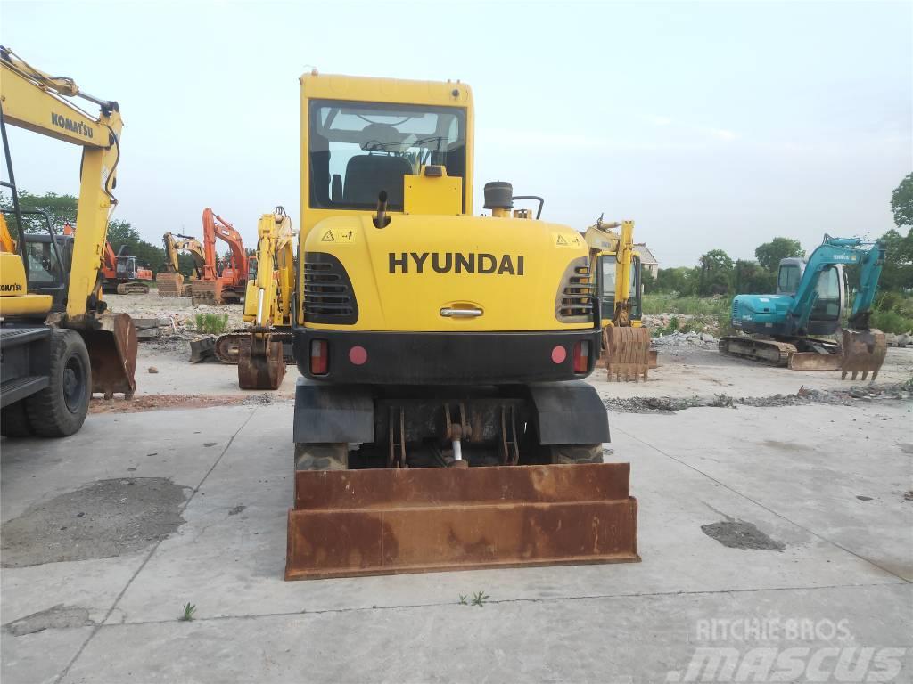 Hyundai R60W-7 Wheeled excavators