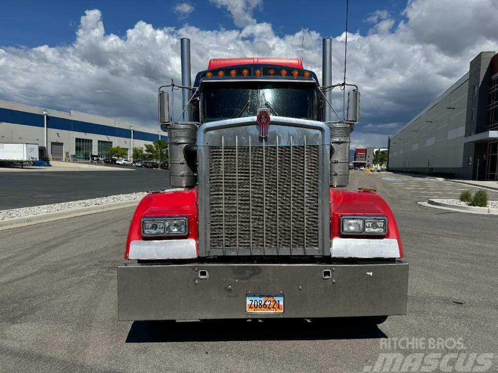 Kenworth W 900 L Prime Movers