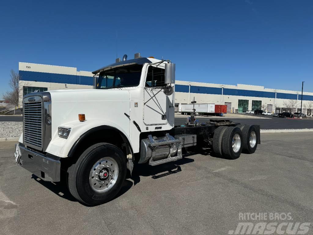 Freightliner FLD 120 SD Prime Movers