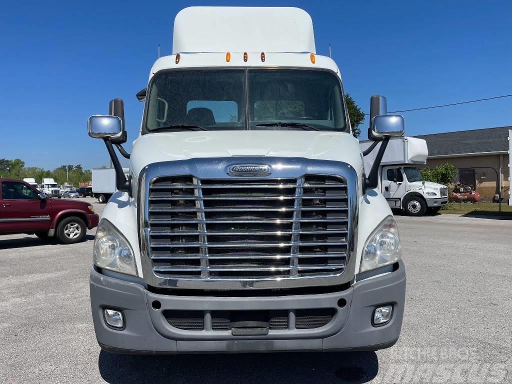 Freightliner Cascadia 125 Prime Movers