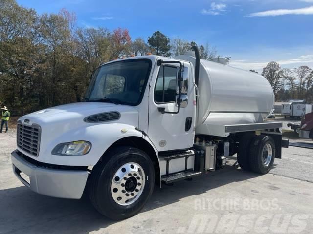 Freightliner M2 Commercial vehicle
