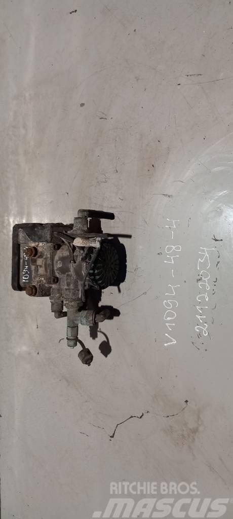 Volvo FH13.440 21122034  EBS valve Gearboxes