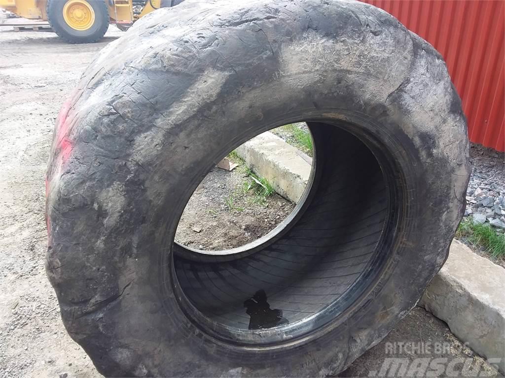 Trelleborg Twin 428 700/50x30,5 Tyres, wheels and rims