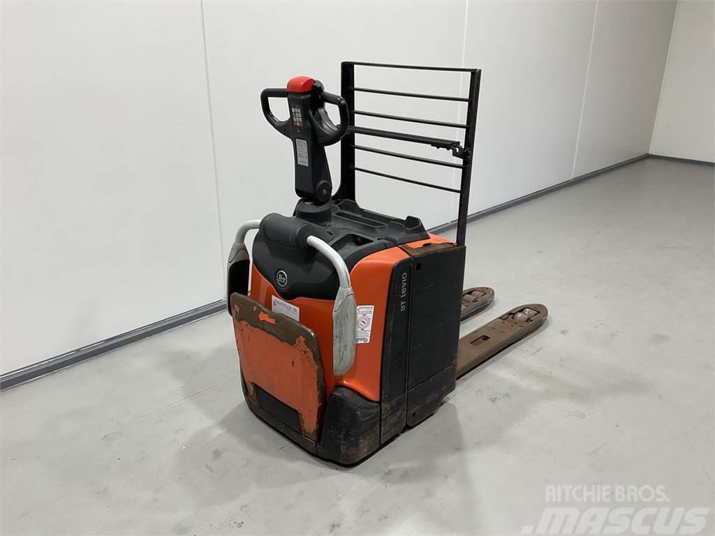 BT LPE200 Low lifter with platform