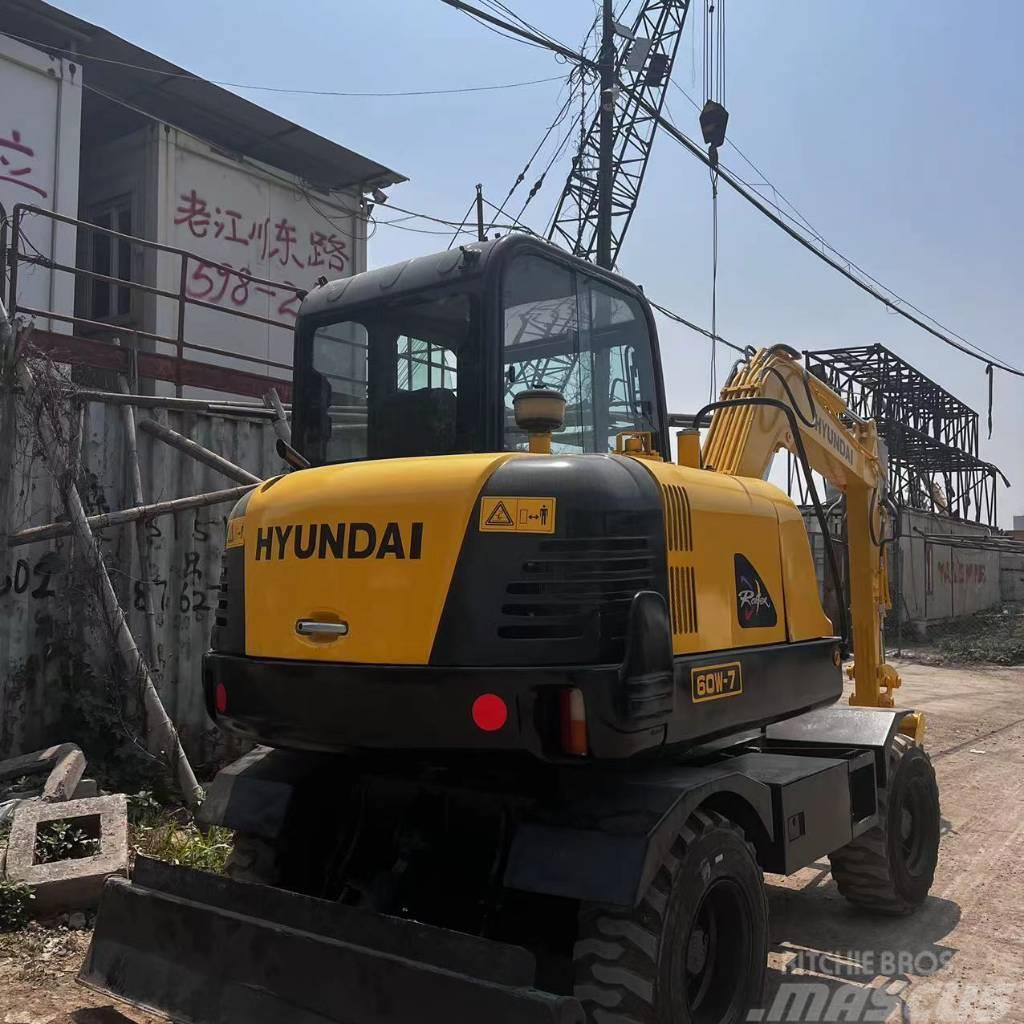 Hyundai 60w Wheeled excavators