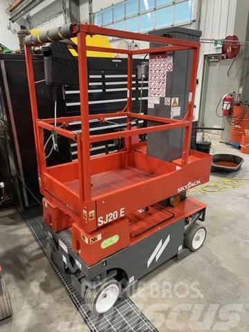 SkyJack SJ20 E Vertical Mast Lift Used Personnel lifts and access elevators