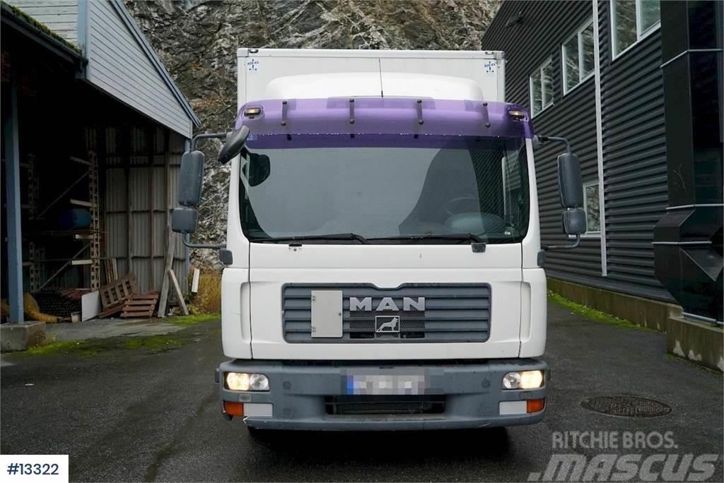 MAN TGL 8.210 Box truck w/ Zepro Lift Box trucks
