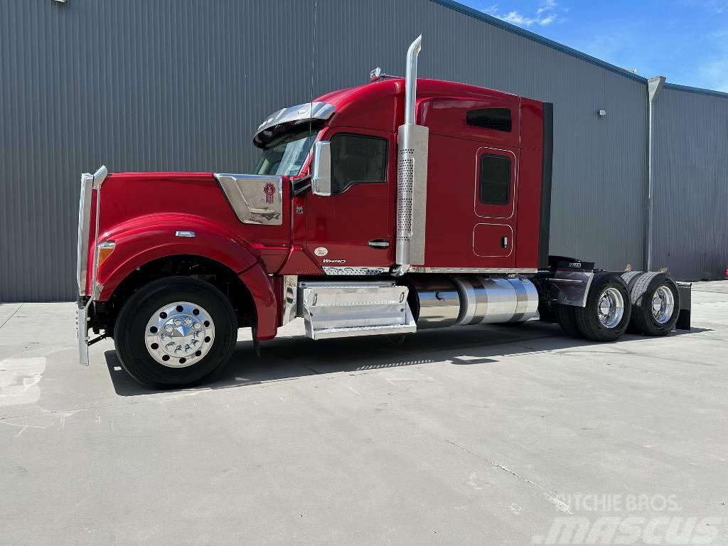 Kenworth W 990 Prime Movers