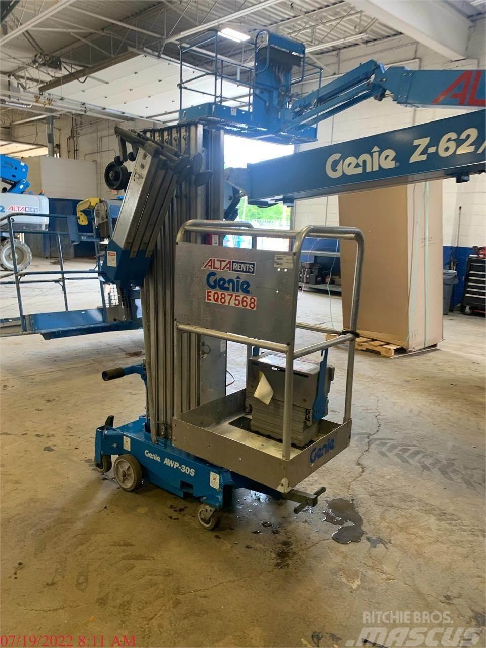Genie AWP30S Used Personnel lifts and access elevators