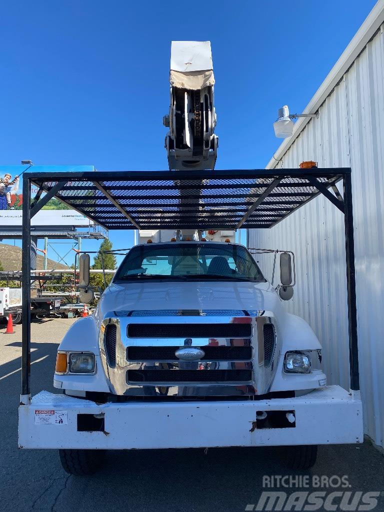 Ford F 750 SD Truck mounted platforms