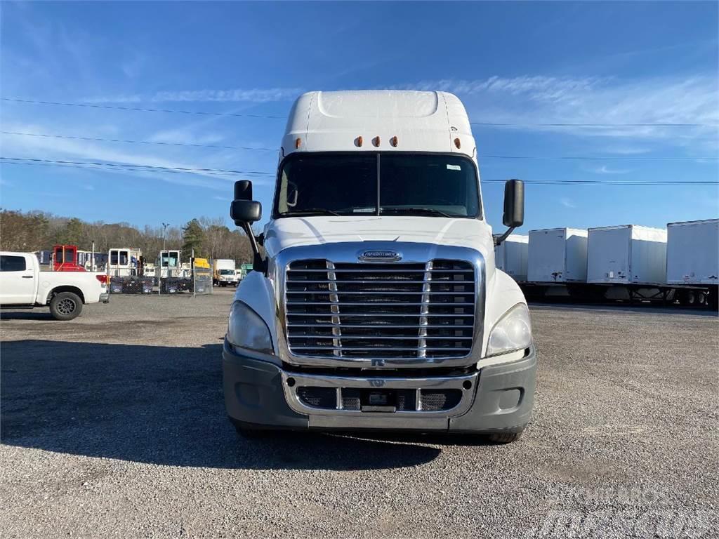 Freightliner Cascadia Prime Movers