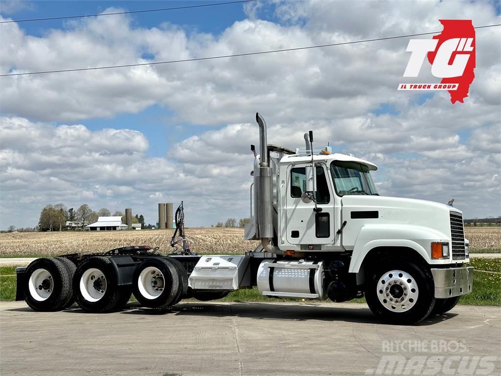 Mack CH613 Prime Movers