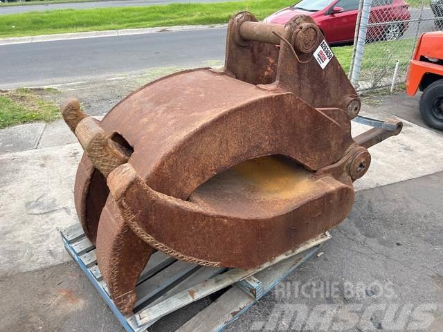  1100 mm Q/C Excavator Grapple - Fits 30 - 40 Ton Other components