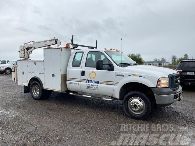  2006 F-350 XL 4x4 Extended Cab Service Truck Municipal / general purpose vehicles