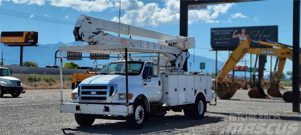 Ford F-750 XL Truck mounted platforms