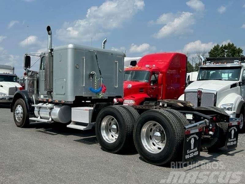 Freightliner FLD120 Classic Prime Movers