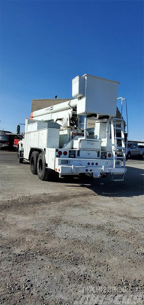 International WorkStar 7400 Truck mounted platforms