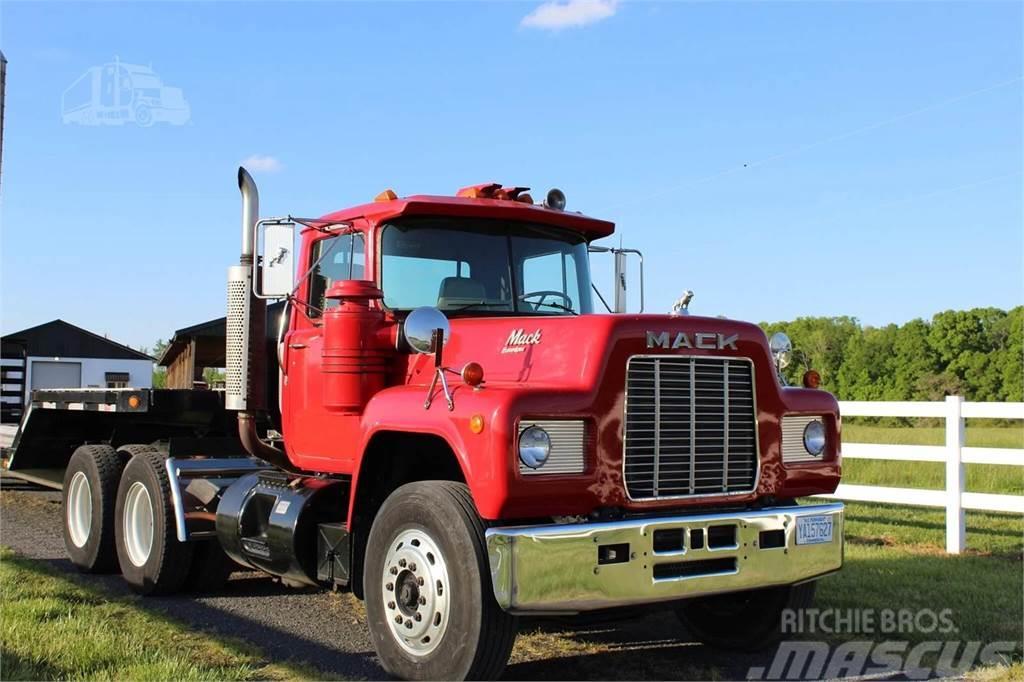 Mack R686ST Prime Movers